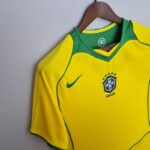 Camiseta Retro Brasil primera equipacion 2004-2006 hombro