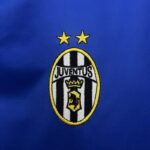 Camiseta Retro Juventus segunda equipacion 1999-2000 escudo