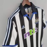 Camiseta Retro Newcastle Primera equipacion 2000-2001 hombro