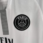 Camiseta Retro Paris Saint Germain Blanco 2018-2019 escudo