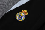 Chandal Real Madrid amarillo 2024-2025 escudo abajo