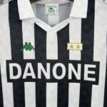 camiseta-juventus-primera-equipacion-retro-1992-1994-escudo