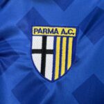 camiseta-parma-tercera-equipacion-retro-1995-1997-escudo