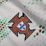 camiseta-portugal-segunda-equipacion-2025-2026-escudo