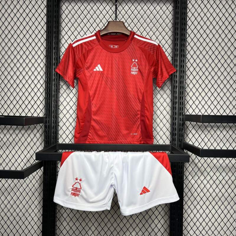conjunto-niño-Nottingham-Forest-primera-equipacion-2024-2025 conjunto-niño-Nottingham-Forest-primera-equipacion-2024-2025