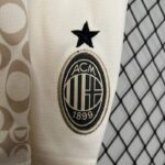 conjunto-niño-ac-milan-especial-edicion-2024-2025-escudo-pantalon-corto