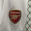 conjunto-niño-arsenal-primera-equipacion-retro-2002-2004-escudo-pantalon-corto