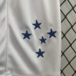 conjunto-niño-cruzeiro-primera-equipacion-2024-2025-estrellas-pantalon-corto