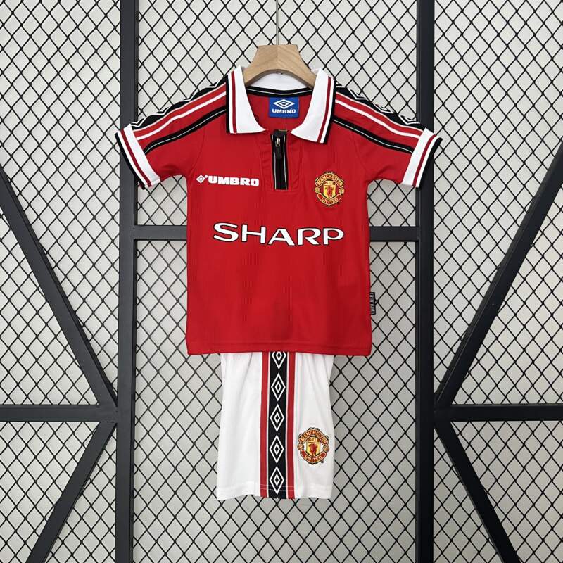 conjunto-niño-manchester-united-primera-equipacion-retro-1998-1999 conjunto-niño-manchester-united-primera-equipacion-retro-1998-1999