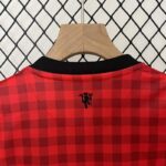 conjunto-niño-manchester-united-primera-equipacion-retro-2012-2013-dorsal-trasero