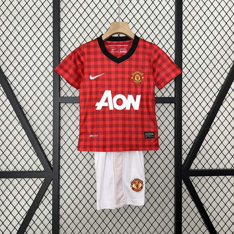 conjunto-niño-manchester-united-primera-equipacion-retro-2012-2013 conjunto-niño-manchester-united-primera-equipacion-retro-2012-2013