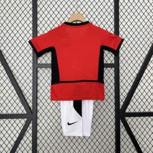 conjunto-niño-manchester-united-retro-2002-2004-parte-trasera