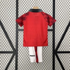 conjunto-niño-manchester-united-retro-primera-equipacion-1996-1997-parte-trasera