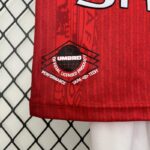 conjunto-niño-manchester-united-retro-primera-equipacion-1996-1997-pretina