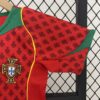conjunto-niño-portugal-primera-equipacion-2004-puño-izquierdo