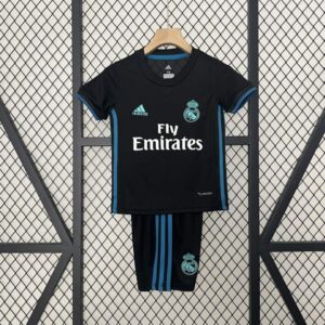 conjunto-niño-real-madrid-segunda-equipacion-retro-2017-2018