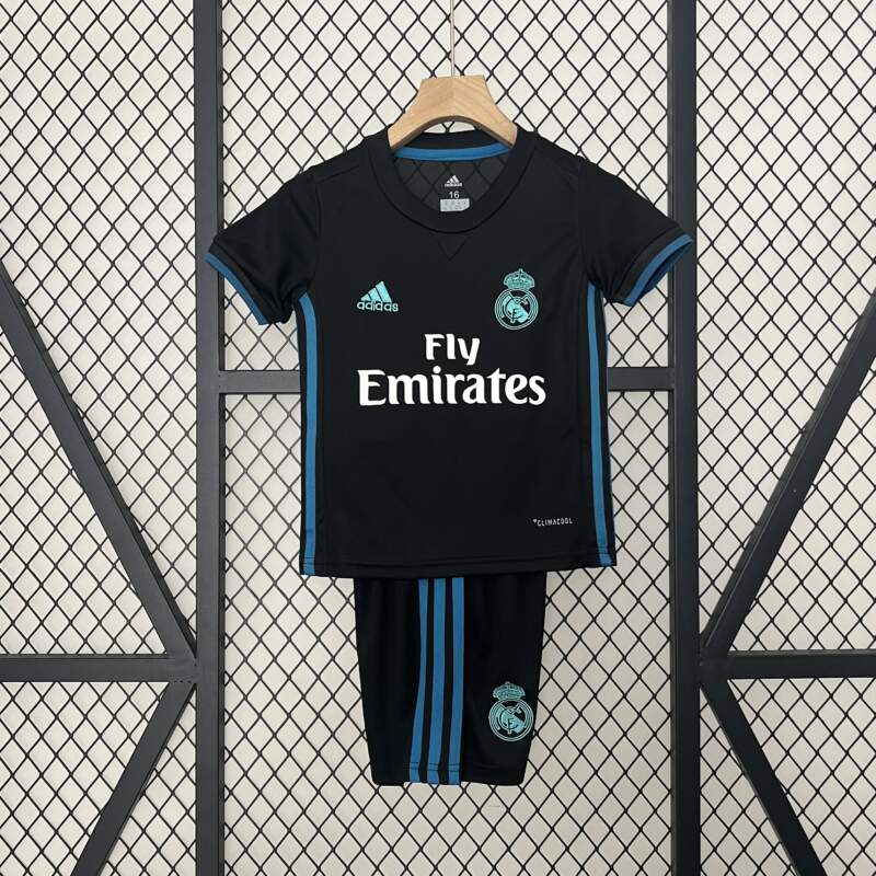 conjunto-niño-real-madrid-segunda-equipacion-retro-2017-2018 conjunto-niño-real-madrid-segunda-equipacion-retro-2017-2018