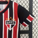 conjunto-niño-sao-paulo-segunda-equipacion-2024-2025-puño-izquierdo