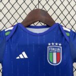 body-de-bebe-italia-primera-equipacion-2025-2026-pecho