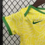 body-de-bebe-primera-equipacion-brazil-2024-2025-puño