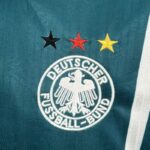 camiseta-alemania-segunda-equipacion-retro-1996-escudo
