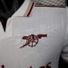 camiseta-arsenal-tercera-equipacion-version-jugador-2025-2026-escudo