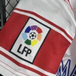 camiseta-atletico-madrid-primera-equipacion-retro-1999-2000-puño-derecho