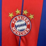 camiseta-bayern-de-munich-primera-equipacion-retro-2014-2015-escudo