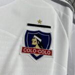 camiseta-colo-colo-primera-equipacion-2025-2026-escudo