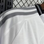 camiseta-colo-colo-primera-equipacion-2025-2026-hombro