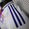 camiseta-lyon-primera-equipacion-version-jugador-2024-2025-hombro