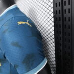 camiseta-marsella-segunda-equipacion-version-jugador-2024-2025-puño-izquierdo