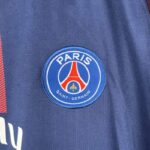 camiseta-psg-primera-equipacion-retro-2017-2018-escudo