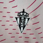 camiseta-sporting-de-gijon-tercera-equipacion-2024-2025-escudo