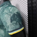 camiseta-tottenham-tercera-equipacion-version-jugador-2024-2025-puño-izquierdo