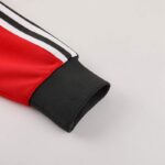 chandal-manchester-united-rojo-2024-2025-puño