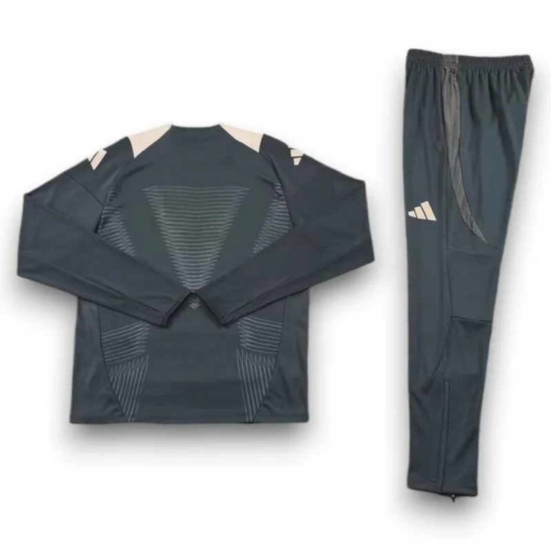 chandal-real-madrid-gris-2024-2025-parte-trasera