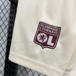 conjunto-niño-olympique-lyon-tercera-equipacion-2024-2025-escudo-pantalon-corto
