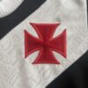 conjunto-niño-vasco-da-gama-primera-equipacion-2024-2025-escudo