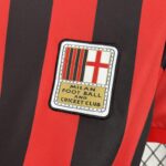 camiseta-ac-milan-edicion-commemorativa-125-aniversario-escudo-2