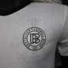camiseta-alemania-version-jugador-edicion-especial-2025-escudo