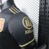 camiseta-bayern-munich-125-aniversario-version-jugador-2025-2026-puño-izquierdo