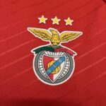 camiseta-benfica-primera-equipacion-2024-2025-escudo