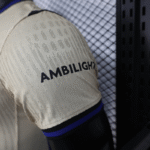 camiseta-fc-barcelona-segunda-equipacion-version-jugador-2025-2026-puño-izquierdo