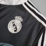 camiseta-real-madrid-tercera-equipacion-retro-manga-larga-2014-2015-escudo