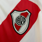 camiseta-river-plate-primera-equipacion-manga-larga-retro-2006-2007-escudo