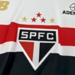 camiseta-sao-paulo-primera-equipacion-2025-2026-escudo