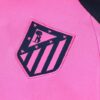chandal-atletico-de-madrid-rosa-2024-2025-escudo