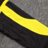 chandal-borussia-dortmund-capucha-2023-2024-hombro