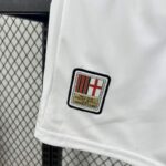 conjunto-niño-ac-milan-edicion-conmemorativa-125-aniversario-escudo-pantalon-corto